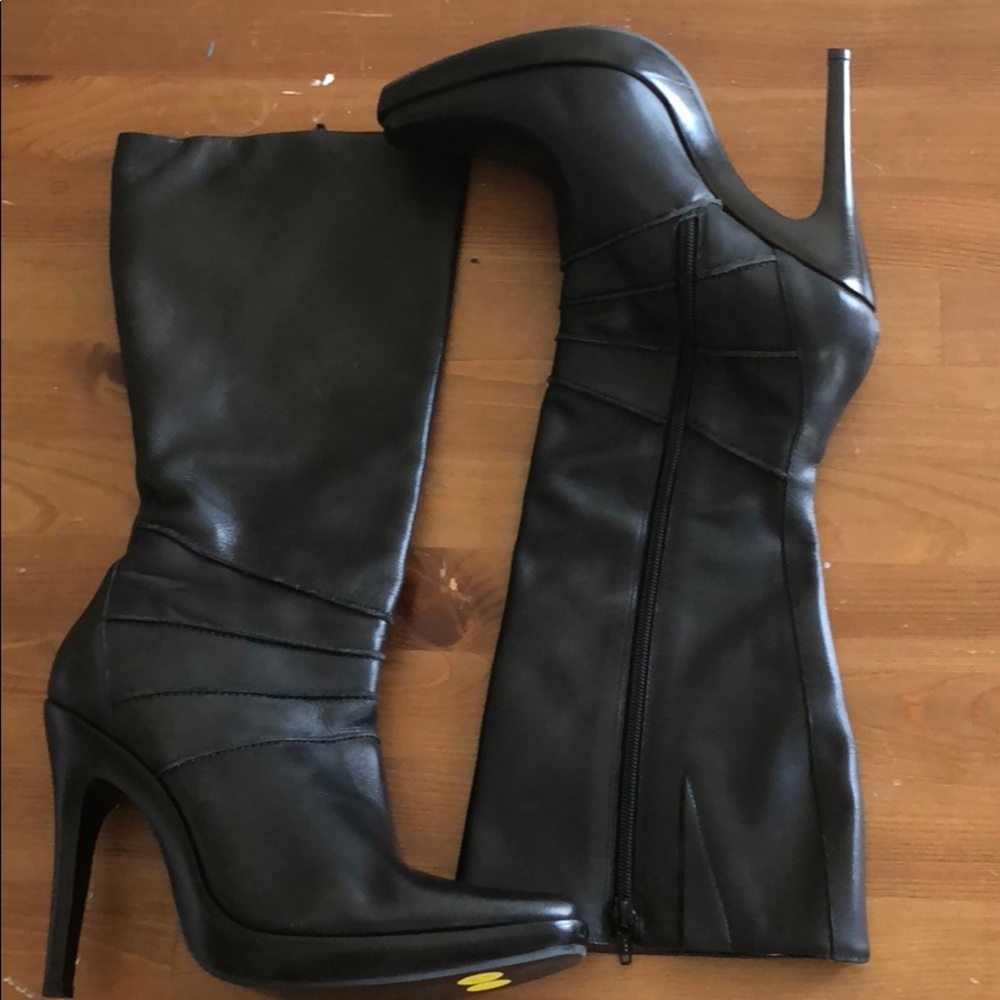 Steve Madden black boots